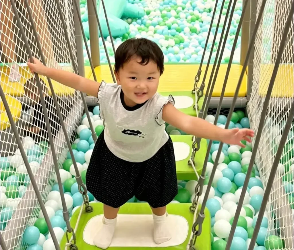Kid Inflatable Bounce House with Slide