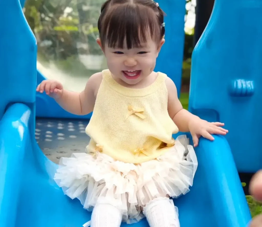 Kid Inflatable Bounce House with Slide