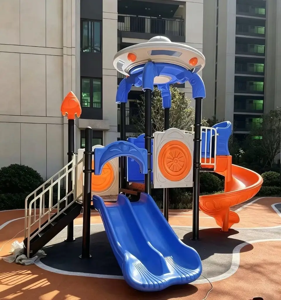 Are Modular Combined Slides or Custom‑Built Play Structures Better for Outdoor Playgrounds?